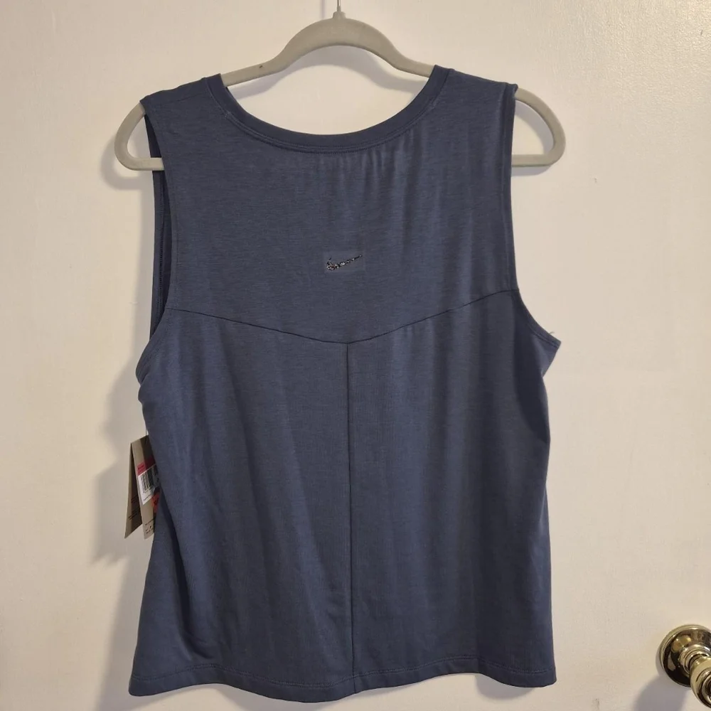 Nike Women's Tank Top - Blue - Picture 2 of 5